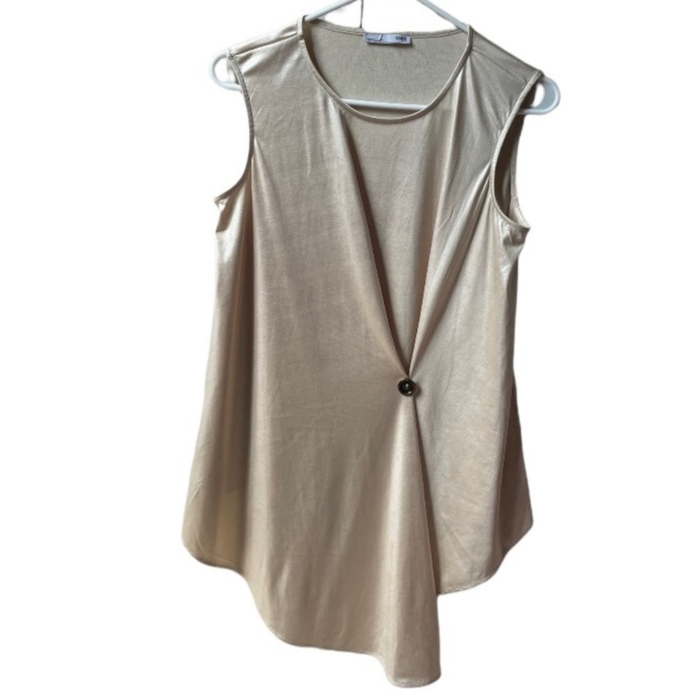 Women’s Zara Asymmetrical Botton Front Cream Top Size Medium